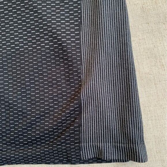 Under Armour boys heat gear tee size medium - Picture 4 of 7